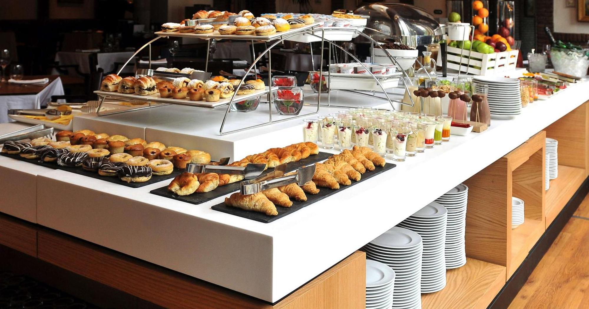 Hotel Nh Collection Plaza Santiago du Chili Extérieur photo A buffet