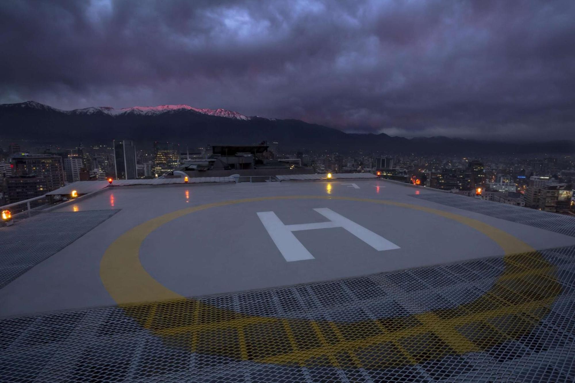 Hotel Nh Collection Plaza Santiago du Chili Extérieur photo Helipad at the University Hospital of Geneva